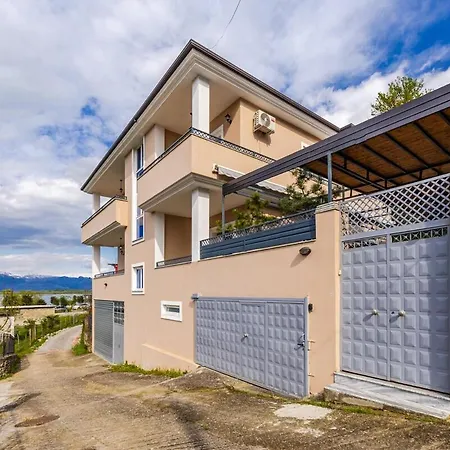 度假居 Liburna The House